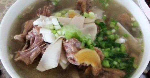 How to make spicy and sour duck soup