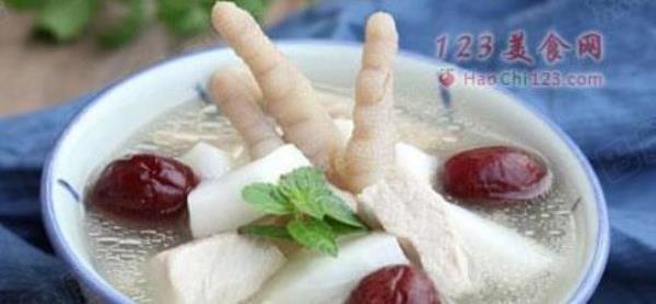 What are the recipes for chicken feet soup?