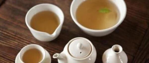 What are the advantages and disadvantages of drinking tea?