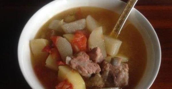 How to make potato, tomato and ribs soup