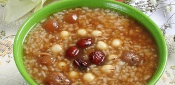 What are the effects of longan, red dates and glutinous rice porridge?