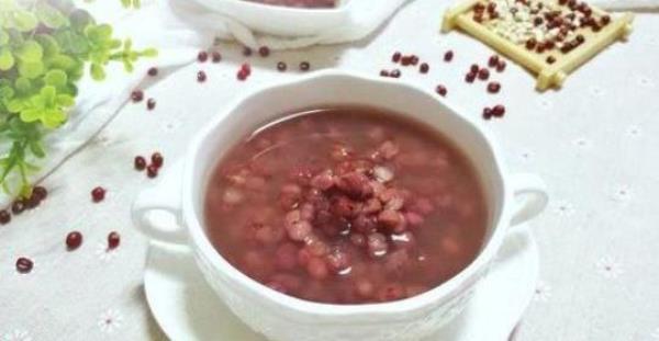 How to make barley rice and red bean soup at home