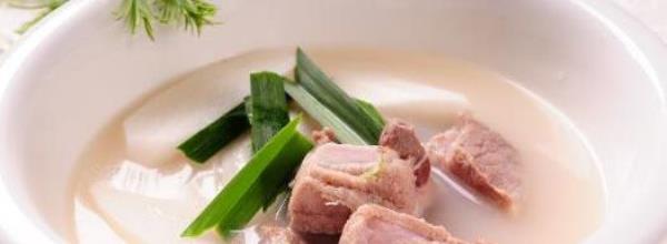 It is better to cook pork rib soup without adding salt to supplement calcium!