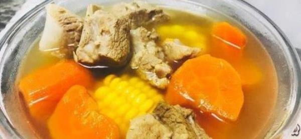 How to stew pork ribs and corn soup?