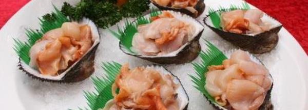 What should you pay attention to when eating red clams?